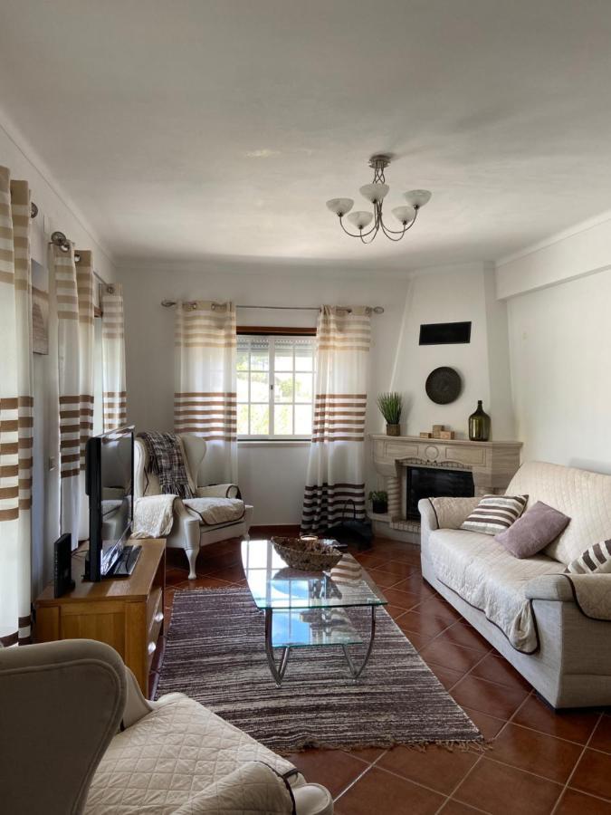Casa Do Canto - Uma Casa No Campo, Perto Da Praia. Obidos