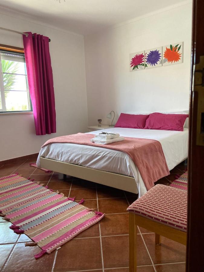 Casa Do Canto - Uma Casa No Campo, Perto Da Praia. * Obidos