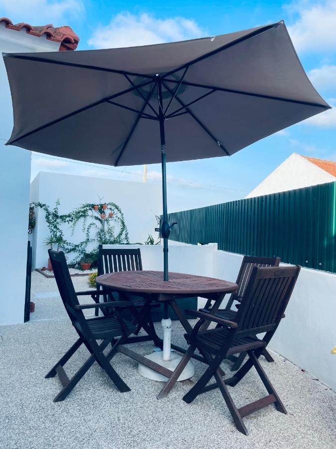 Casa Do Canto - Uma Casa No Campo, Perto Da Praia. Obidos