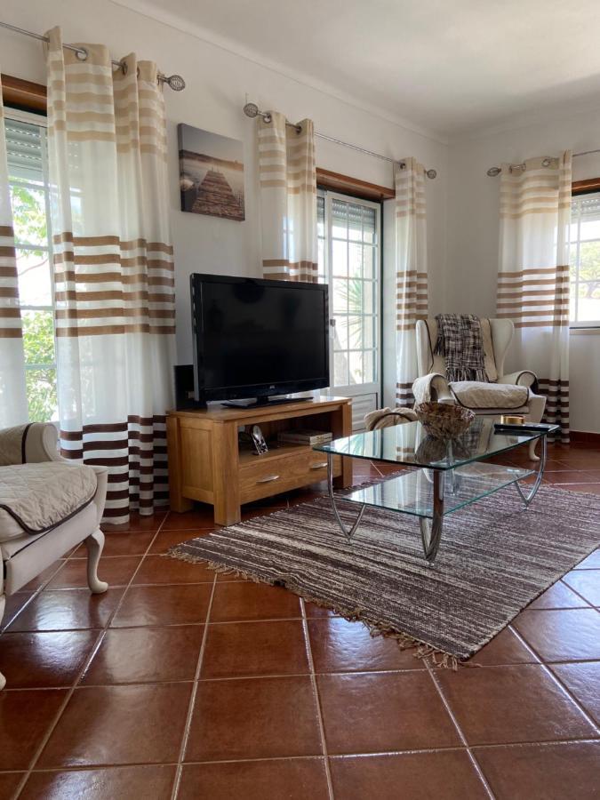 Casa Do Canto - Uma Casa No Campo, Perto Da Praia. Holiday home